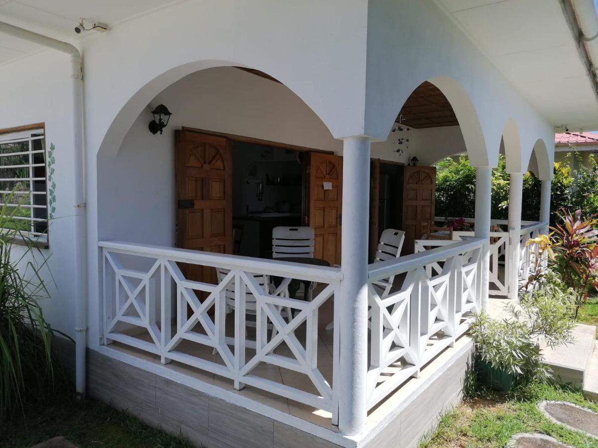 Maison De Vacanze Baie Sainte Anne Dış mekan fotoğraf